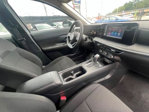 Used 2025 Nissan Kicks S FWD image 17