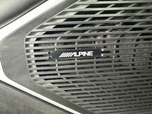 Used 2024 Jeep Wagoneer L Series II image 15