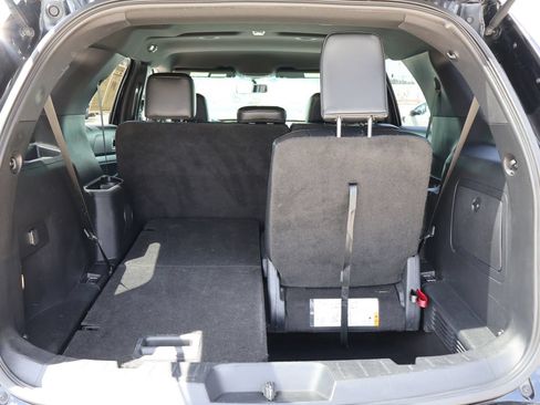 Used 2016 Ford Explorer XLT w/ Equipment Group 202A AWD/4WD image 15