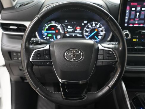 Used 2021 Toyota Highlander Platinum AWD/4WD image 12