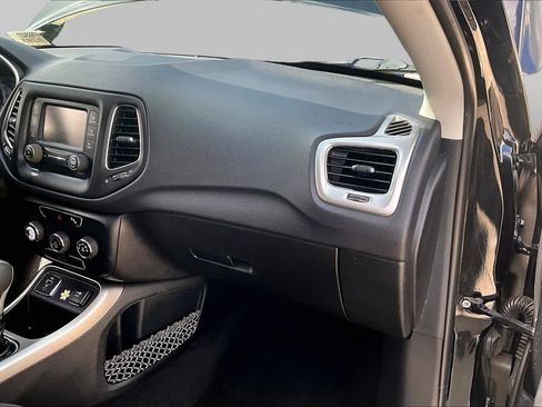Used 2017 Jeep Compass Sport w/ Tech Group FWD image 17