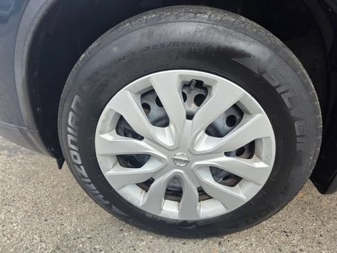 Used 2014 Nissan Rogue S AWD/4WD image 9