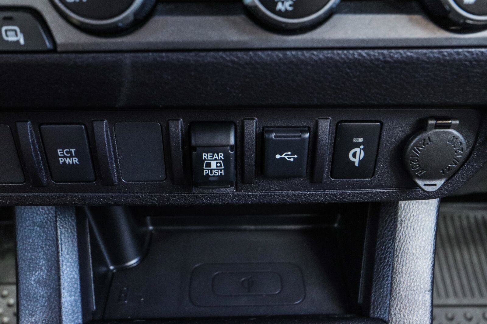 Used 2020 Toyota Tacoma TRD Off-Road AWD/4WD image 13