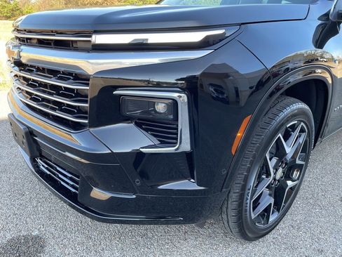 New 2026 Chevrolet Traverse High Country w/ LPO, Floor Liner Package FWD image 9