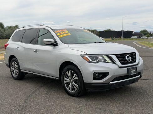 Used 2020 Nissan Pathfinder SV AWD/4WD image 3