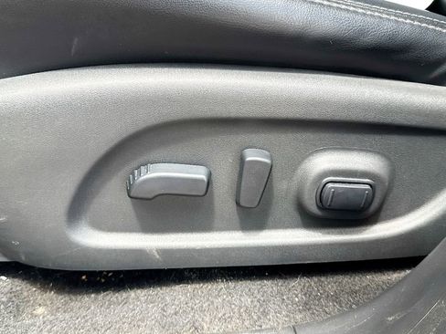 Used 2019 Nissan Pathfinder SL FWD image 7