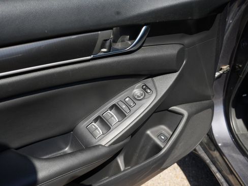 Used 2019 Honda Accord Sport image 11