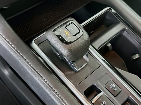 Used 2024 Nissan Pathfinder SV image 24