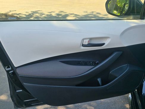 Used 2022 Toyota Corolla LE FWD image 17