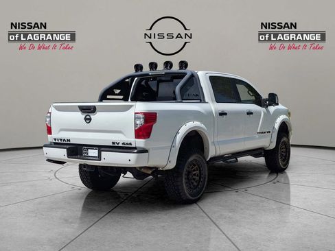Used 2020 Nissan Titan SV w/ SV Convenience Package AWD/4WD image 5