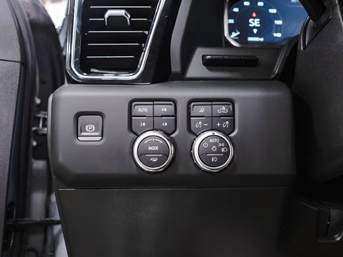 Used 2024 GMC Sierra 2500 Denali w/ Denali Reserve Package AWD/4WD image 19