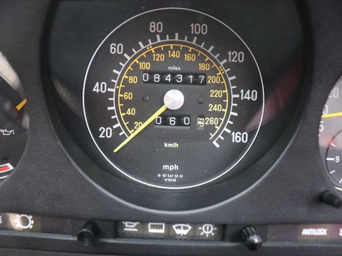 Used 1987 Mercedes-Benz 560 SL image 25