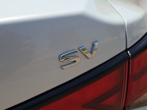 Used 2024 Nissan Sentra SV FWD image 14