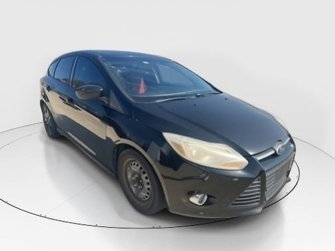 Used 2012 Ford Focus SE image 1