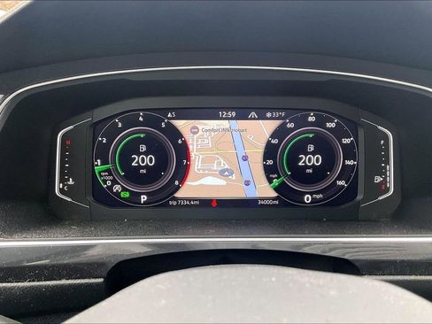 Used 2022 Volkswagen Tiguan SEL R-Line image 16