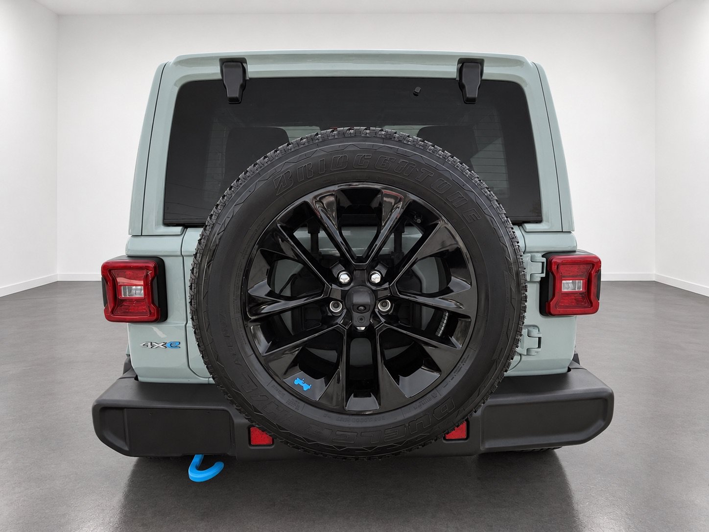 Used 2023 Jeep Wrangler Unlimited Sahara w/ Cold Weather Group AWD/4WD image 9
