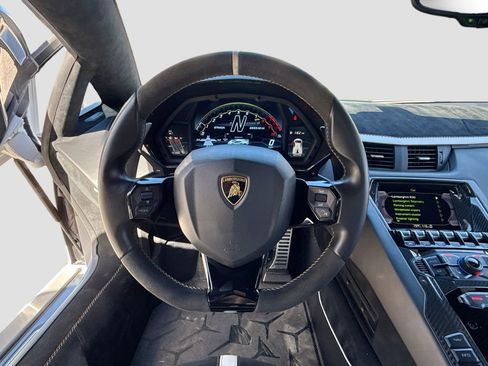 Used 2019 Lamborghini Aventador SVJ image 35