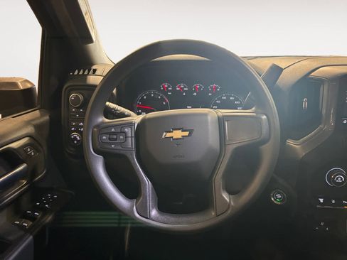 Used 2025 Chevrolet Silverado 2500 Custom w/ Custom Value Package image 13