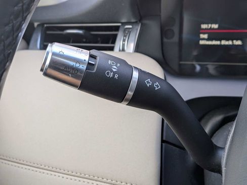 Used 2020 Land Rover Discovery Sport S image 27