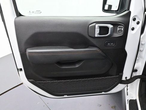 Used 2022 Jeep Gladiator Mojave w/ LED Lighting Group AWD/4WD image 9