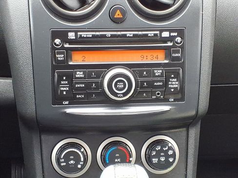 Used 2013 Nissan Rogue S image 6