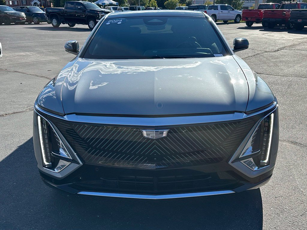 Certified 2024 Cadillac Lyriq Luxury AWD/4WD image 9