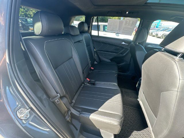 Used 2023 Volkswagen Tiguan SE R-Line AWD/4WD image 31