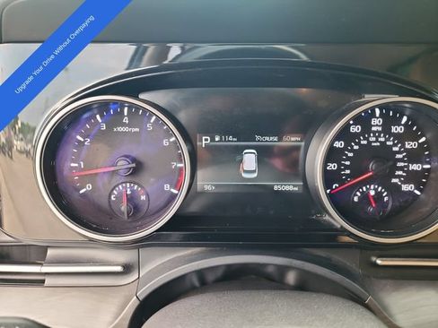 Used 2022 Kia Carnival EX FWD image 13
