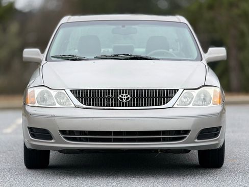 Used 2000 Toyota Avalon XL image 2