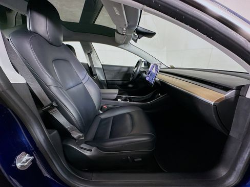 Used 2018 Tesla Model 3 Long Range RWD image 30