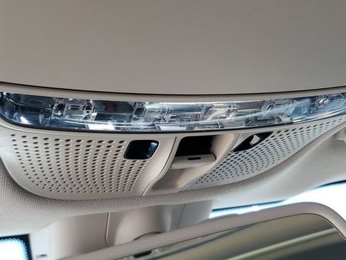 Used 2018 Mercedes-Benz GLC 300 4MATIC image 20