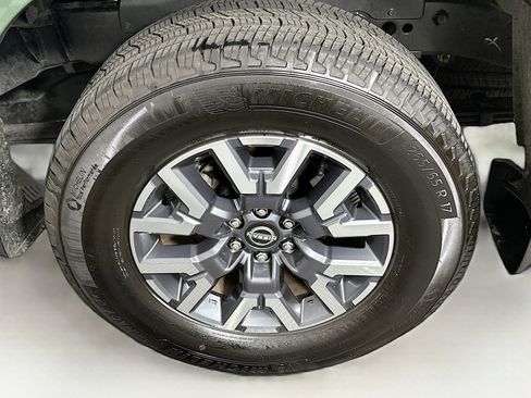 Used 2024 Nissan Frontier SL w/ Technology Package image 11