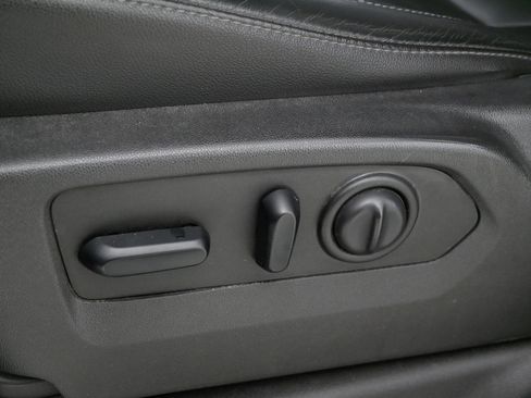 Certified 2019 Chevrolet Silverado 1500 LTZ w/ LTZ Convenience Package image 20