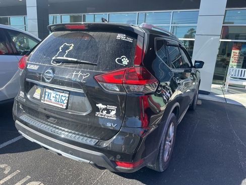 Used 2019 Nissan Rogue SV image 10