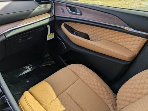 New 2025 Jeep Grand Cherokee L Summit w/ Advanced Protech Group IV image 15