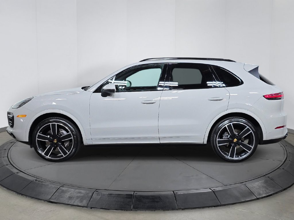 Used 2022 Porsche Cayenne Platinum Edition AWD/4WD image 2