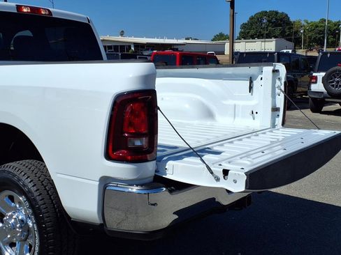 Used 2025 RAM 2500 Tradesman w/ Chrome Appearance Group image 16