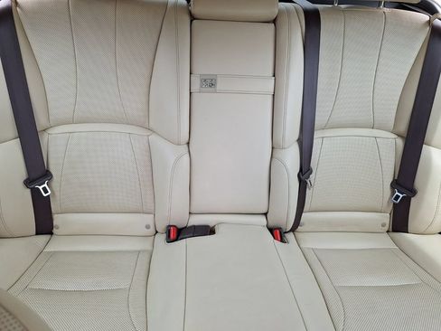 Used 2019 Lexus LS 500 w/ Accessory Package (Z2) RWD image 28