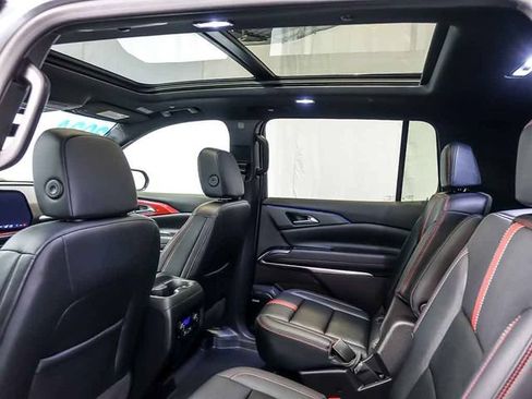 Certified 2024 Chevrolet Traverse RS AWD/4WD image 16