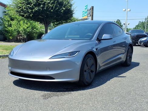 Used 2025 Tesla Model 3 Long Range AWD/4WD image 3