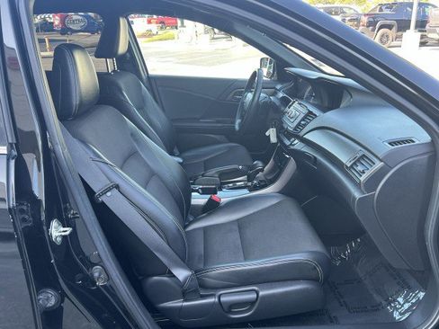Used 2016 Honda Accord Sport image 27