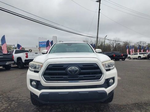 Used 2018 Toyota Tacoma SR5 image 10
