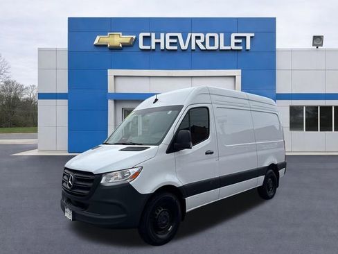 Used 2025 Mercedes-Benz Sprinter 2500 image 3