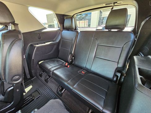 Used 2019 Chevrolet Traverse LT w/ LPO, Blackout Package image 19