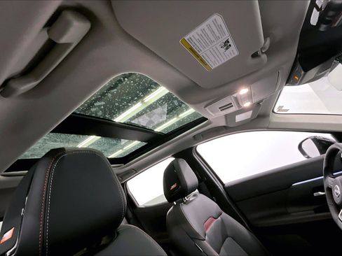 New 2025 Nissan Kicks SR w/ SR Premium Package image 70