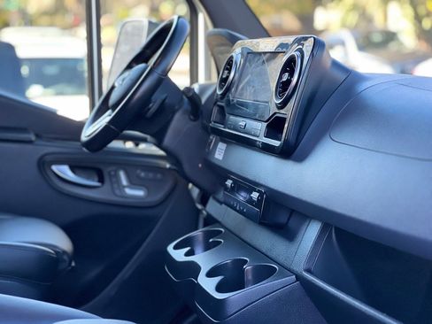 Used 2019 Mercedes-Benz Sprinter 170 w/ Premium Plus Package image 40