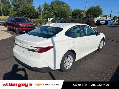 Used 2025 Toyota Camry LE w/ Convenience Package FWD image 8