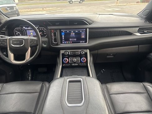 Used 2021 GMC Yukon Denali w/ Advanced Technology Package image 17
