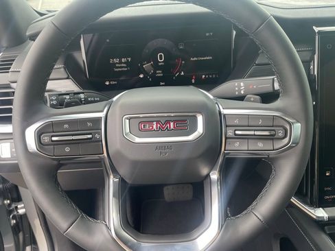 New 2026 GMC Acadia Elevation image 11