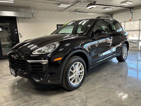 Used 2016 Porsche Cayenne AWD/4WD image 5